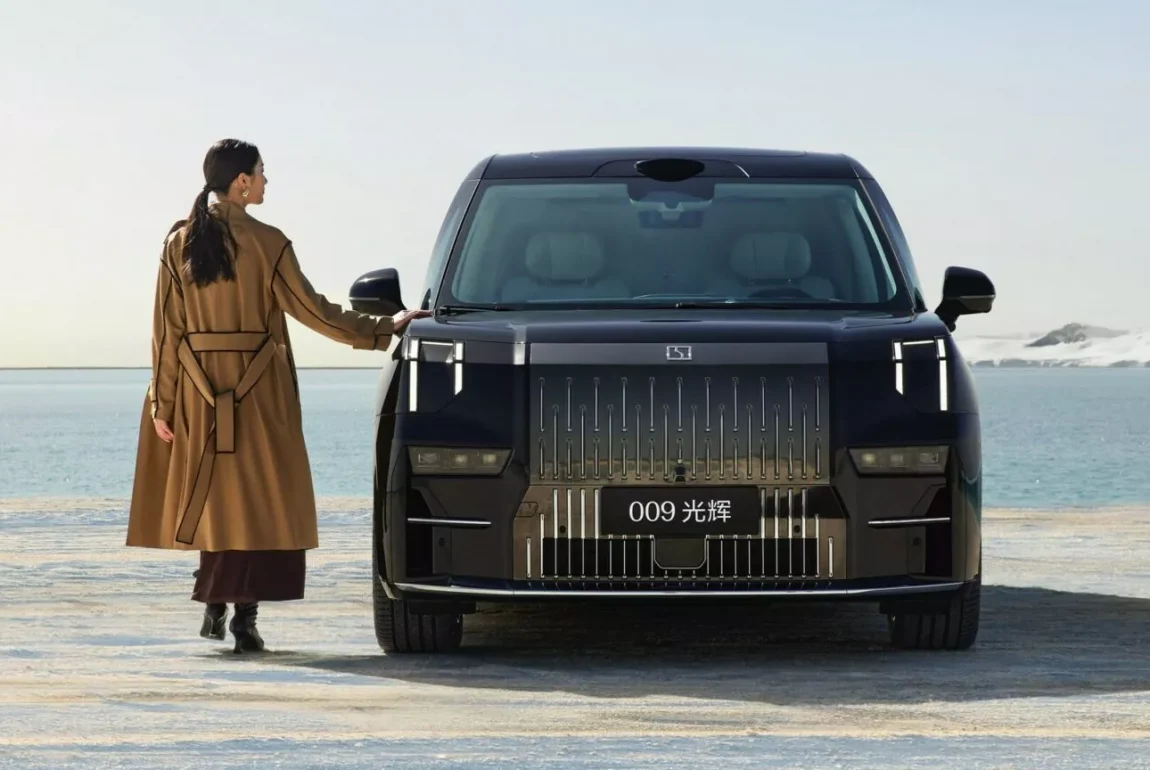 Zeekr 009 Grand ra mắt: ‘Minivan Rolls-Royce’ của Trung Quốc